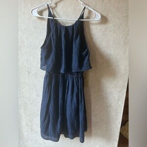 Juniors dress size 5 .